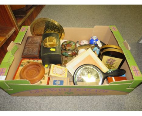 A TRAY OF COLLECTABLE BOXES ETC TO INCLUDE VINTAGE PLAYING CARDS