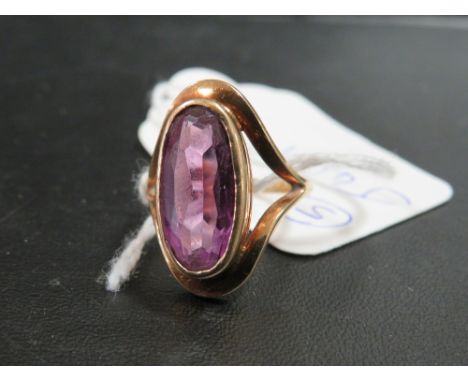 A VINTAGE STYLE AMETHYST RING STAMPED 9CT - APPROX WEIGHT 6.2 G