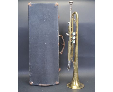 Musical Instruments: A vintage 20th Century continental brass J. R. Lafleur &amp; Sons trumpet by Zenith carrying case, with 