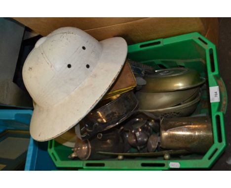 Mixed Lot: Assorted metal wares, pith helmet and other items