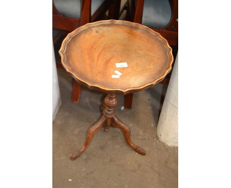 Reproduction tripod table