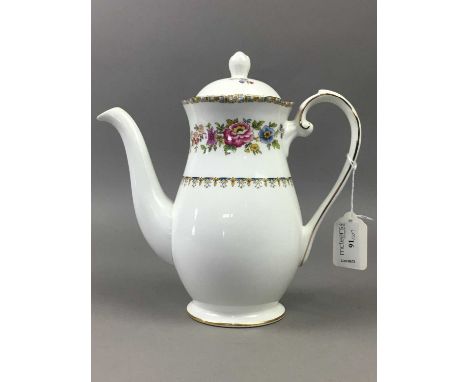 ROYAL GRAFTON 'MALVERN' PATTERN TEA AND DINNER SERVICE