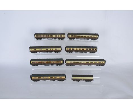 Rake of seven 00 Gauge kitbuilt GWR chocolate and cream 57' Collett Coaches and Bullion Van to form a 1930s Train, comprising