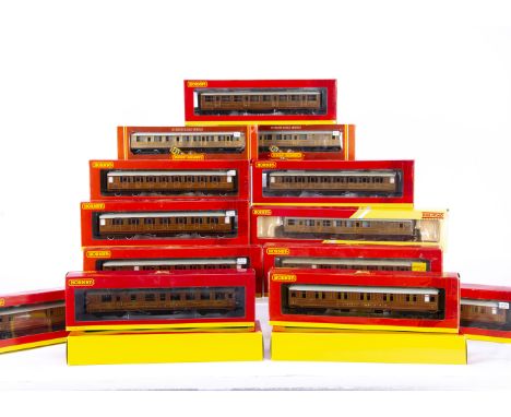 Hornby 00 Gauge LNER Teak Coaches, comprising Chinese production, 1208 'Sleeping Car' (5), Buffet Car, All First (2), First/T