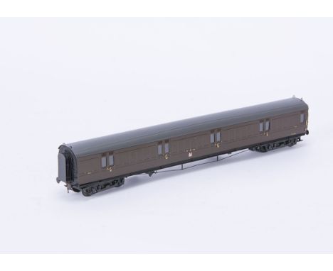 Lawrence Scale Models kitbuilt 00 Gauge 4mm GWR Passenger Parcels Van 825,  Lawrence Scale Models plaque to underside and sig