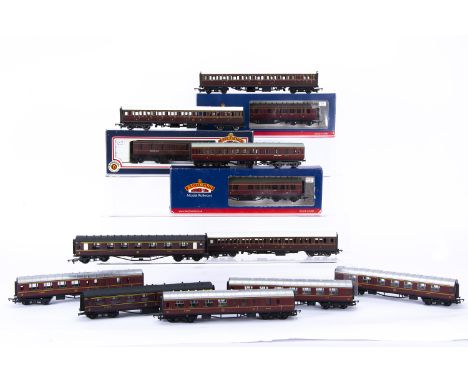 Bachmann Hornby Mainline and Airfix 00 Gauge LMS maroon Coaches, Bachmann, 34-251C 1st/3rd Corridor and 34-251D 57' Corridor 