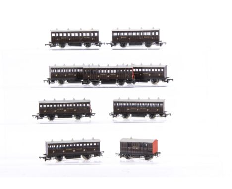 Kitbuilt 00 Gauge London Underground District Railway Steam 4-wheel Passenger Stock, comprising six All 3rd and two All First