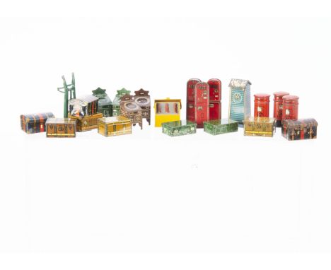 A Collection of Hornby 0 Gauge and Dinky tinplate Platform Accessories, including 3 platform ticket machines, 2 green and 2 b