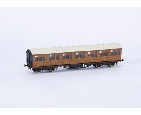 Lawrence Scale Models kitbuilt 00 Gauge 4mm LNER Gresley Passenger 1st/3rd 32467,  Lawrence Scale Models plaque to underside 