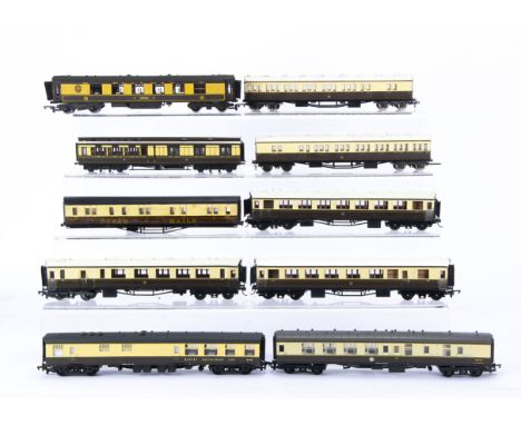 Hornby Bachmann Airfix and Dapol 00 Gauge GWR and BR WR chocolate and cream Coaches, Hornby Pullman car 'Gwen', Clerestory 3r