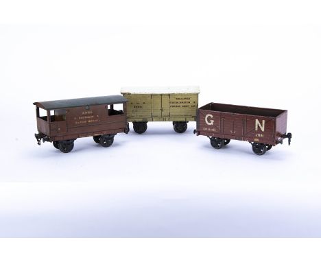 Märklin (for Gamages) Gauge 1 GNR Freight Stock, all with Gamages stamp to underside and in lithographed GNR finishes, 8-plan