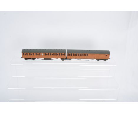Kitbuilt 00 Gauge LNER Suburban Articulated 2-Car Coach Set, comprising 44211 Brake/Third and 44212 First/Third, built and fi