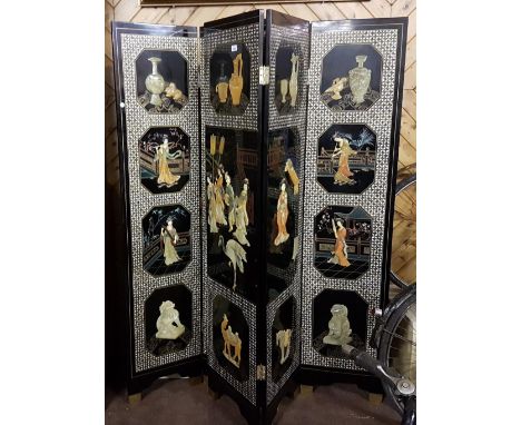 Chinese 6-part Folding Screen, the carvings in the middle of the screen describes the first female emperor in China, Emporer 