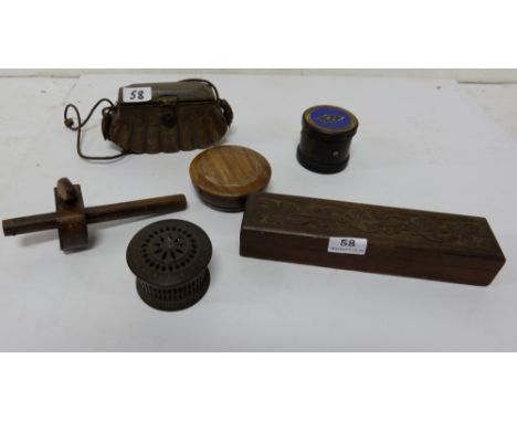 5 Treen items including 4 trinket boxes, one Alcock tool and gentleman’s pouch (6)