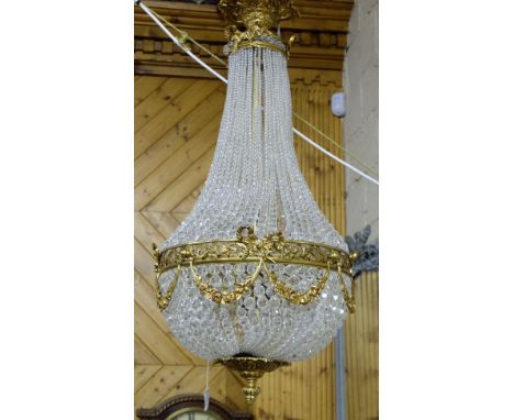 Good Quality Sac a Pearl Basket Light, with cut crystal long beads over a half bag-shaped bowl, 88cm long x 45 cm diameter, (