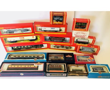Hornby and Bachmann OO gauge wagons and coaches rolling stock all boxed near mint to near mint boxed