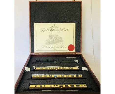 Bachmann 31-2000 OO gauge wooden case presentation box limited edition certificated 113/1000 containing two BR locomotives si