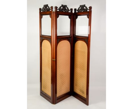 GOOD QUALITY EARLY TWENTIETH CENTURY CARVED MAHOGANY THREE-FOLD SCREEN, each section with open scrollwork above a bevel glaze