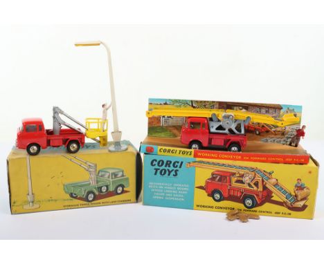 Corgi Toys Set 64, Working Conveyor On Forward Control Jeep F.C.-150, red/yellow jeep, complete with figure and five sacks, i