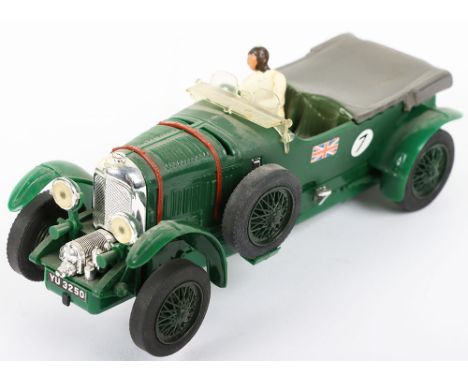 Scalextric Vintage Car Racing 4 ½ Litre Super Charged Bentley (1929) British racing green plastic body, racing no.7, in origi