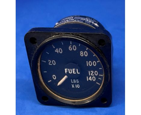 WW2 Fuel gauge from a ww2 aircraft. Seriel No. B1. 26996 Made in England by Smiths. Good used condition. Unique collector's i