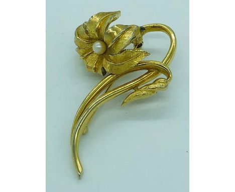 A Vintage Boucher flower brooch