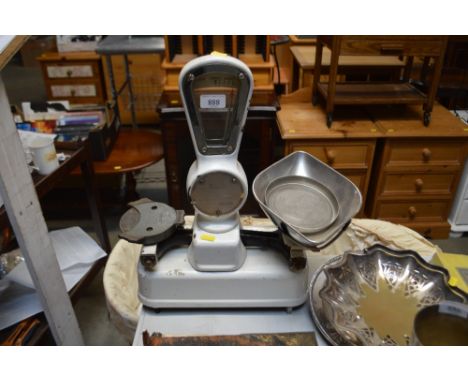 A set of Avery scales
