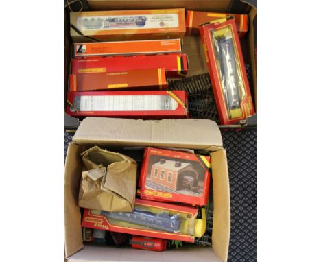 A collection of assorted OO / HO gauge model railways including locomotives, rolling stock, track, Airfix multiple train cont