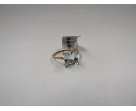 A 9ct gold ring set with Espirito Santo Aquamarine, size O, 1g with certificate 