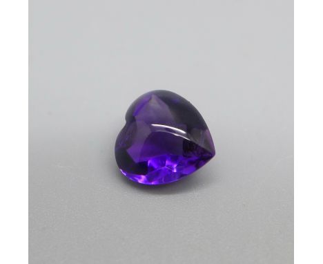 An unmounted heart shaped amethyst, 3.35cts 
