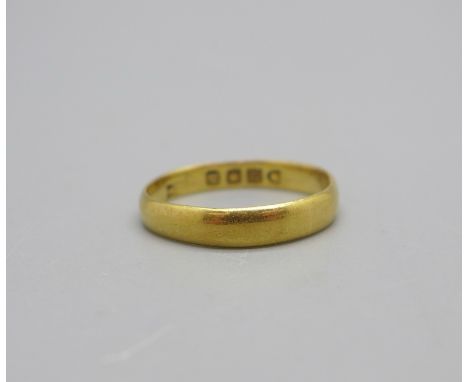 A 22ct gold ring, London 1899, 2g, K 