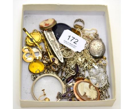 A pair of 9ct gold cufflinks, cameo brooches, an initialled brooch and earrings and silver jewellery 