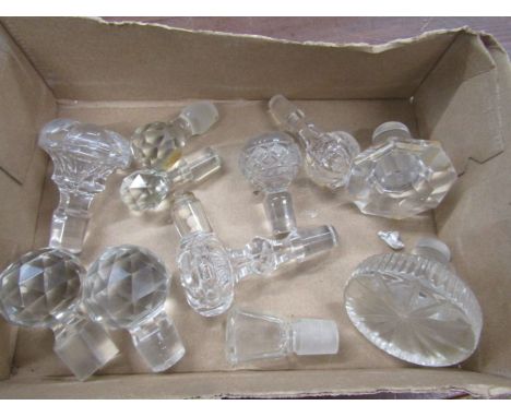 A quantity of decanter stoppers
