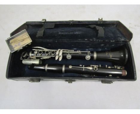 Boosey &amp; Hawkes '77' clarinet in case