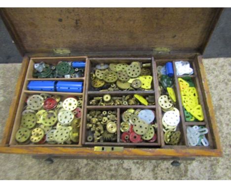 Vintage Meccano in wooden box&nbsp;