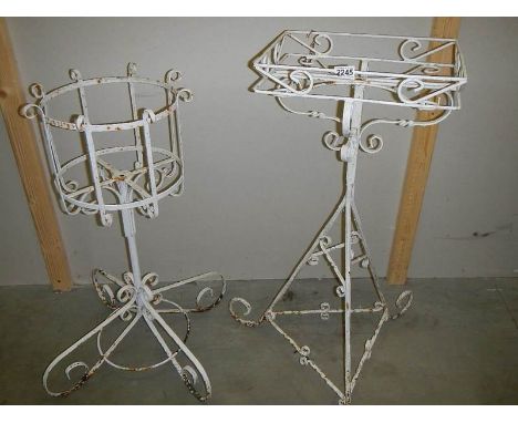 2 items of garden ironwork,