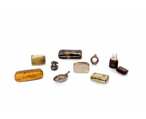 LOT OF MIXED COLLECTABLESto include snuff boxes, vesta cases, embroidery hook, coin cases, cigarette holder, assorted silver 
