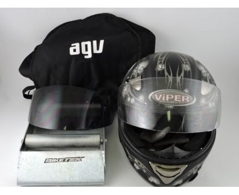 A Viper track helmet, together with a spare visor and a rolling road. (3)