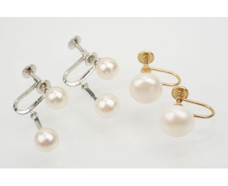 Pair of 14ct gold screw back cultured pearl earrings (marked 14k, 1cm diameter), and a pair of cultured pearl drop earrings (