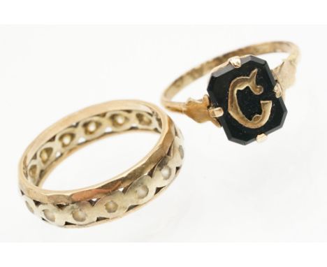 9ct two tone gold eternity ring set with white stones (marked 375, size P), together with a 9ct gold and onyx signet ring (ma