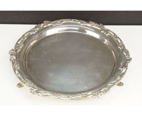 Early 20th Century William Hutton &amp; Sons salver plate having foliate details to the rim. Hallmarked London 1907. Measures