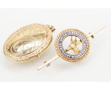 9ct gold 'Union is Strength' motto bar brooch (af, marked 9ct) together with a 9ct gold locket pendant (hallmarked Birmingham