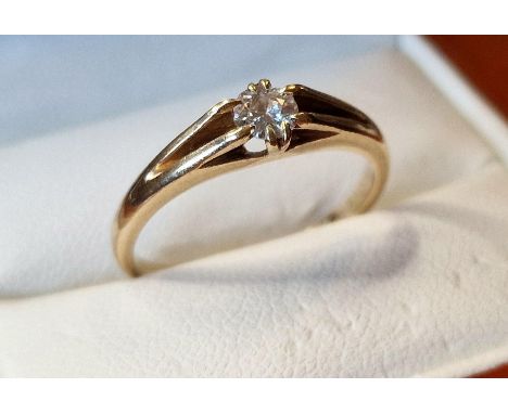 18ct Gold &amp; Diamond Engagement Ring, size O &amp; 3g