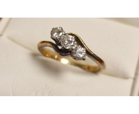 18ct Gold &amp; Diamond Antique Trilogy Ring, size M &amp; 2.8g