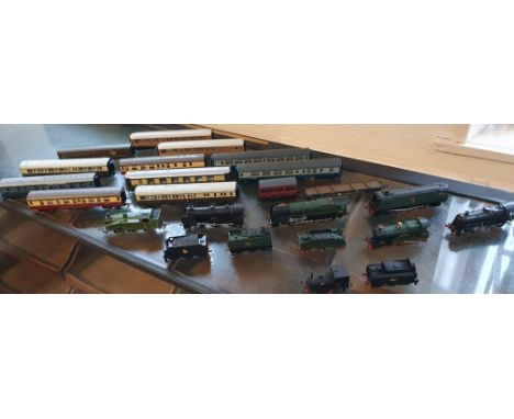 Railway Train Collection of Carriages and empty loco models, inc Hornby, Mainline, Airfix etc