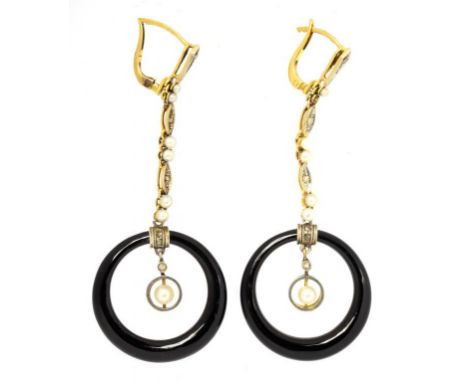 A FINE PAIR OF ART DECO DIAMOND CULTURED PEARL AND BLACK ONYX HOOP PENDANT EARRINGS, 6.6G