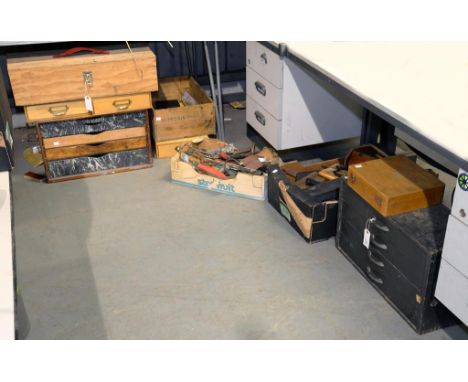 TOOLBOX DRAWERS AND VARIOUS TOOLS ETC