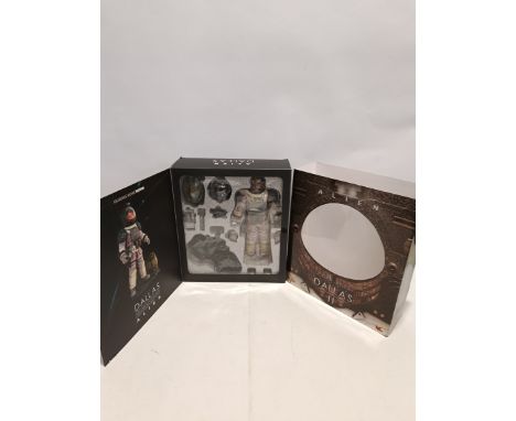 Hot Toys "Alien" - "Captain Dallas" 1/6th scale poseable figure. Mint within Excellent Plus Packaging