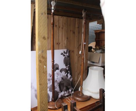 2 Standard lamps with shades and a canvas print 