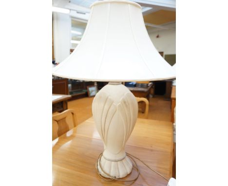 Oversized table lamp 